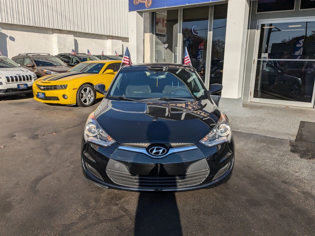 Hyundai Veloster Base 2012