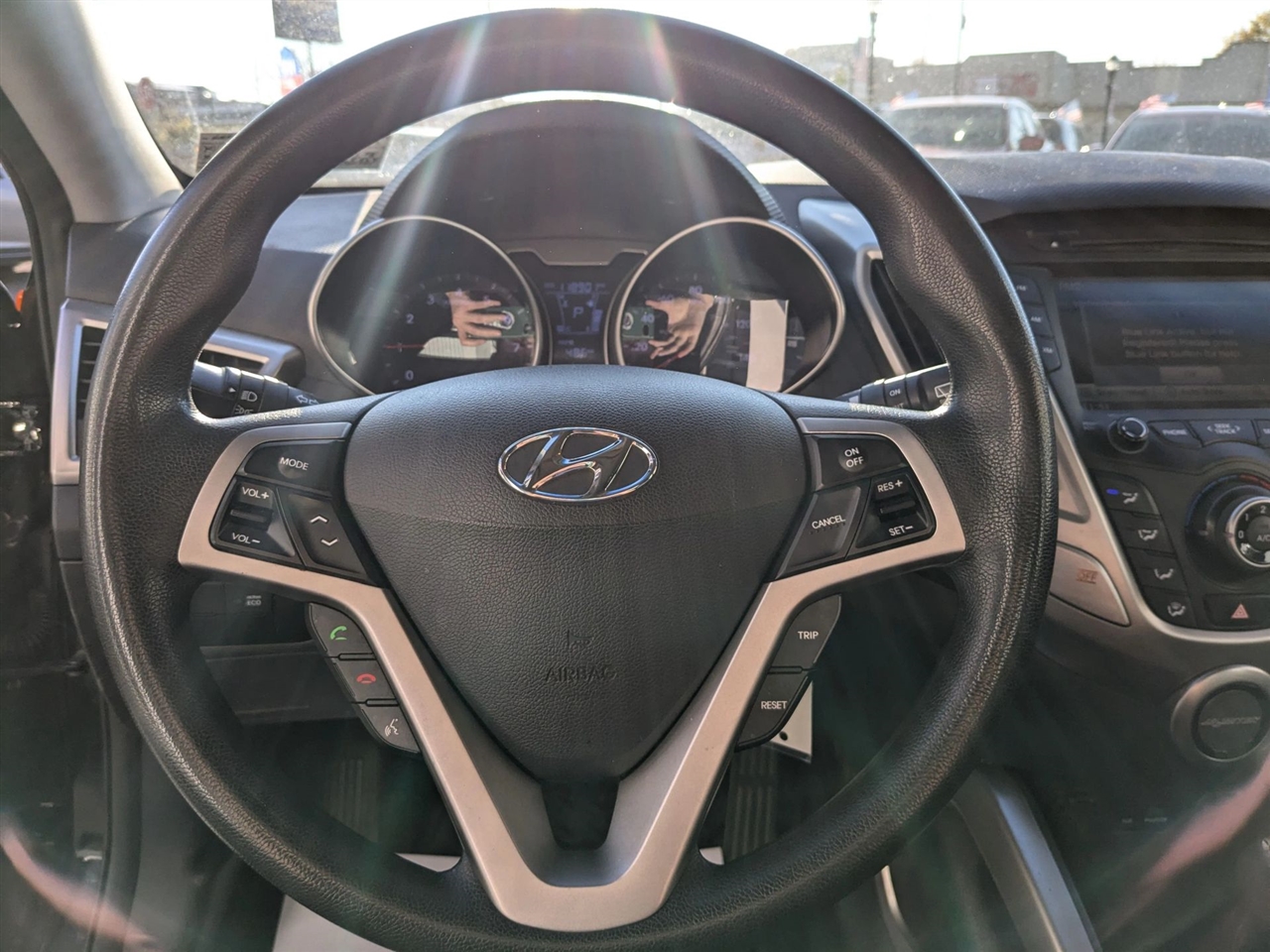 Hyundai Veloster Base 2012