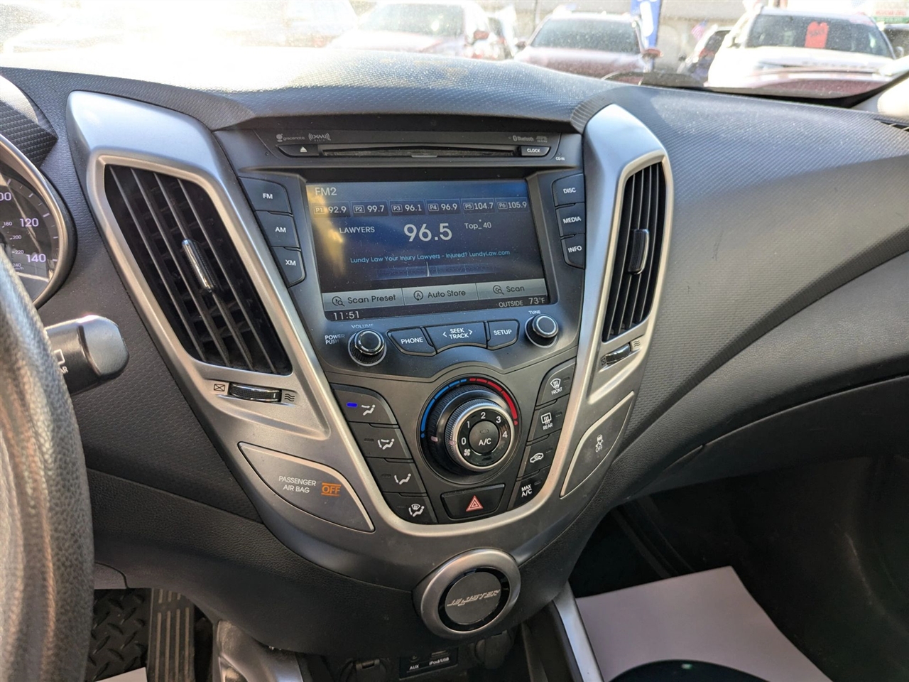 Hyundai Veloster Base 2012