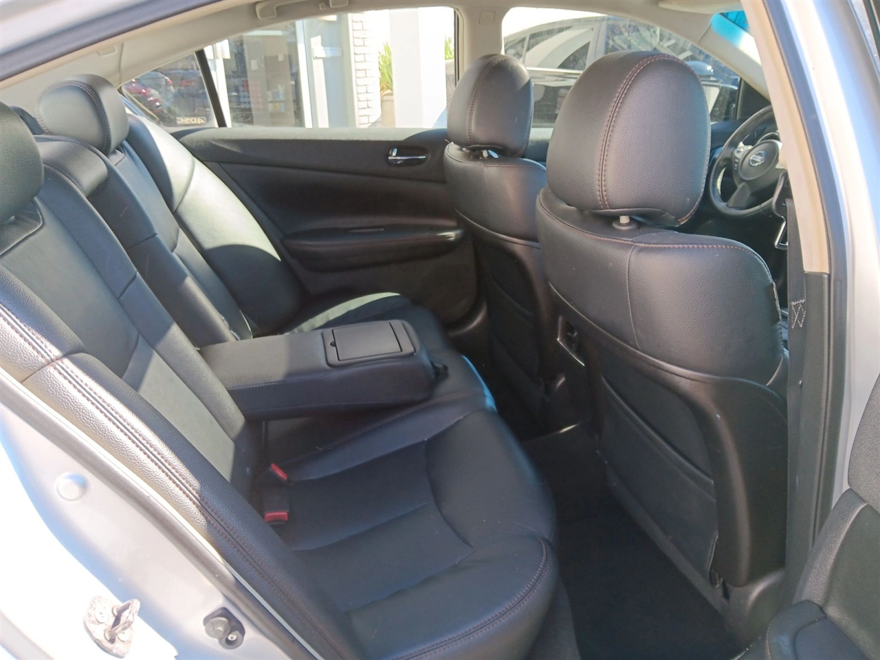 Nissan Maxima SV 2010