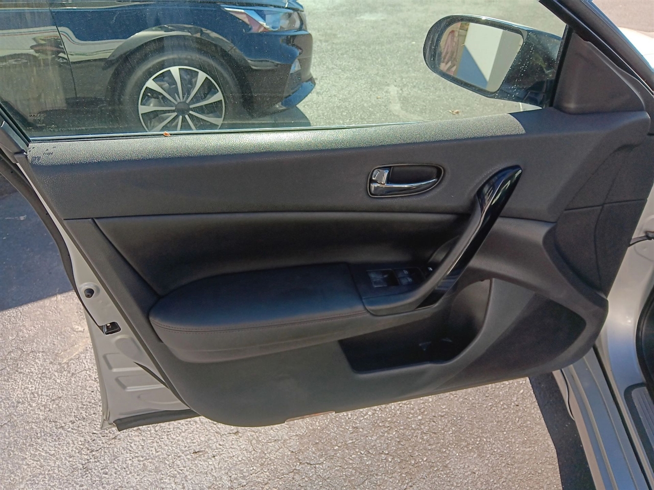 Nissan Maxima SV 2010