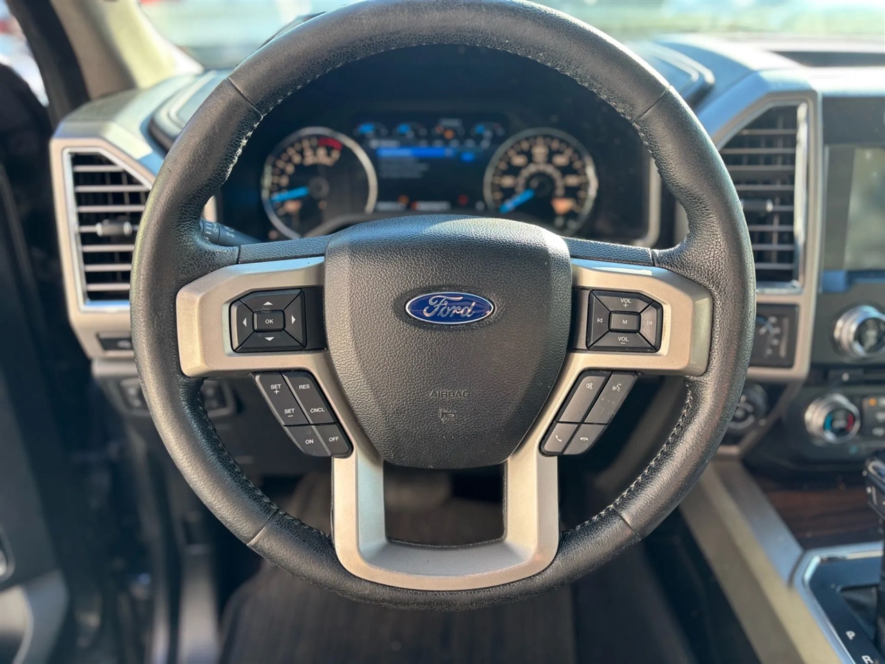 Ford F-150 Lariat SuperCrew 5.5-ft. Bed 4WD 2016