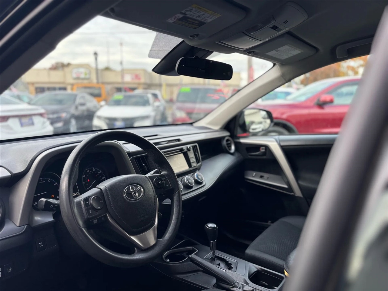 Toyota RAV4 LE AWD 2017