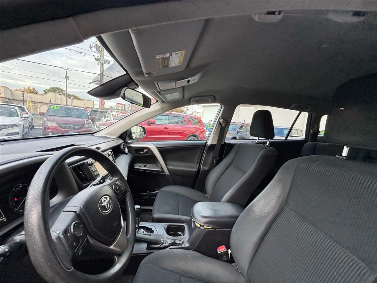 Toyota RAV4 LE AWD 2017