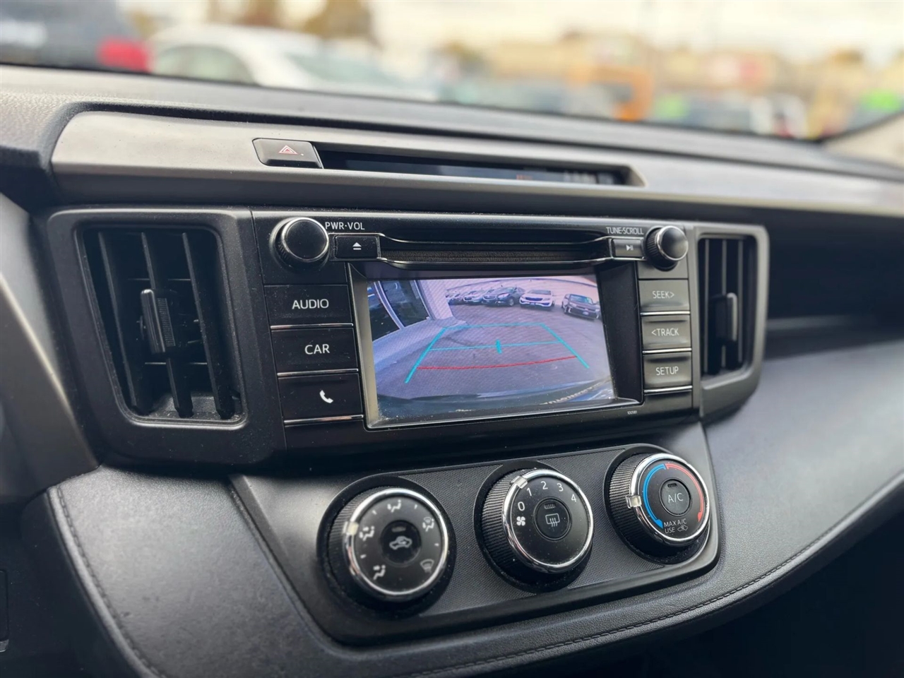 Toyota RAV4 LE AWD 2017