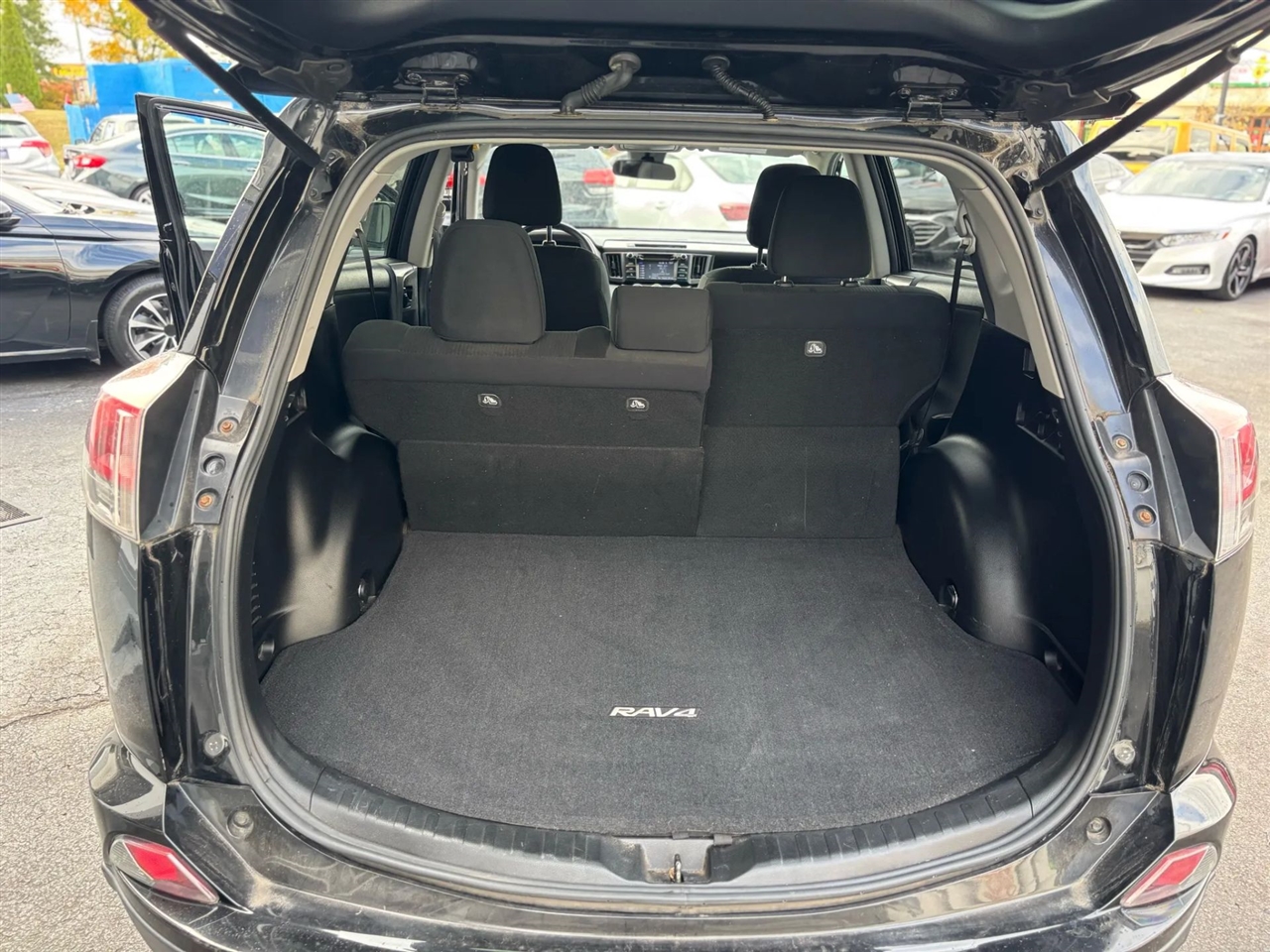 Toyota RAV4 LE AWD 2017