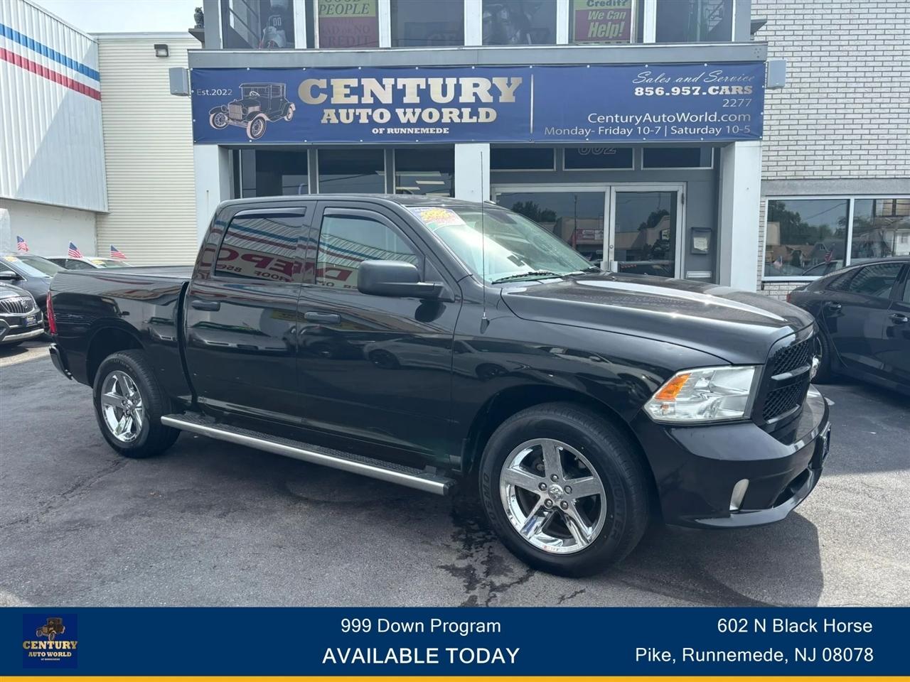 2016 RAM 1500 4WD Crew Cab 140.5" Express
