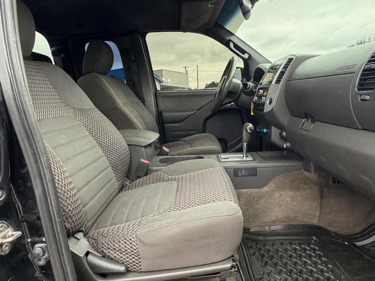 Nissan Frontier S Crew Cab 5AT 4WD 2015