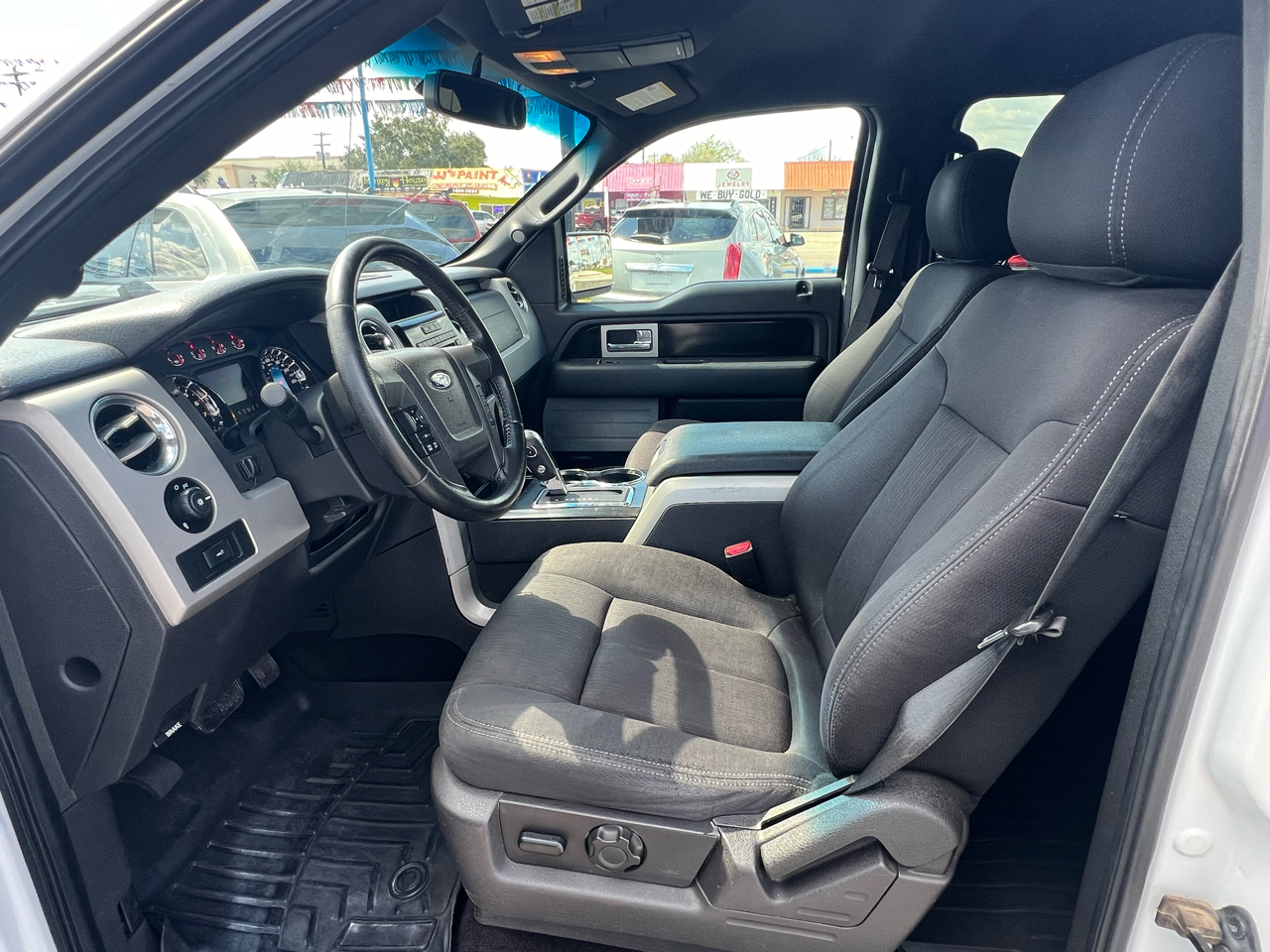 Ford F-150 XL SuperCrew 5.5-ft. Bed 2WD 2012 Ford F-150 XL SuperCrew 5.5-ft. Bed 2WD 2012