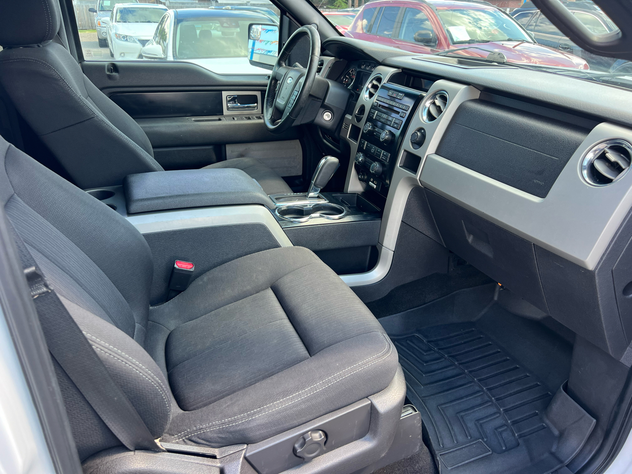 Ford F-150 XL SuperCrew 5.5-ft. Bed 2WD 2012 Ford F-150 XL SuperCrew 5.5-ft. Bed 2WD 2012