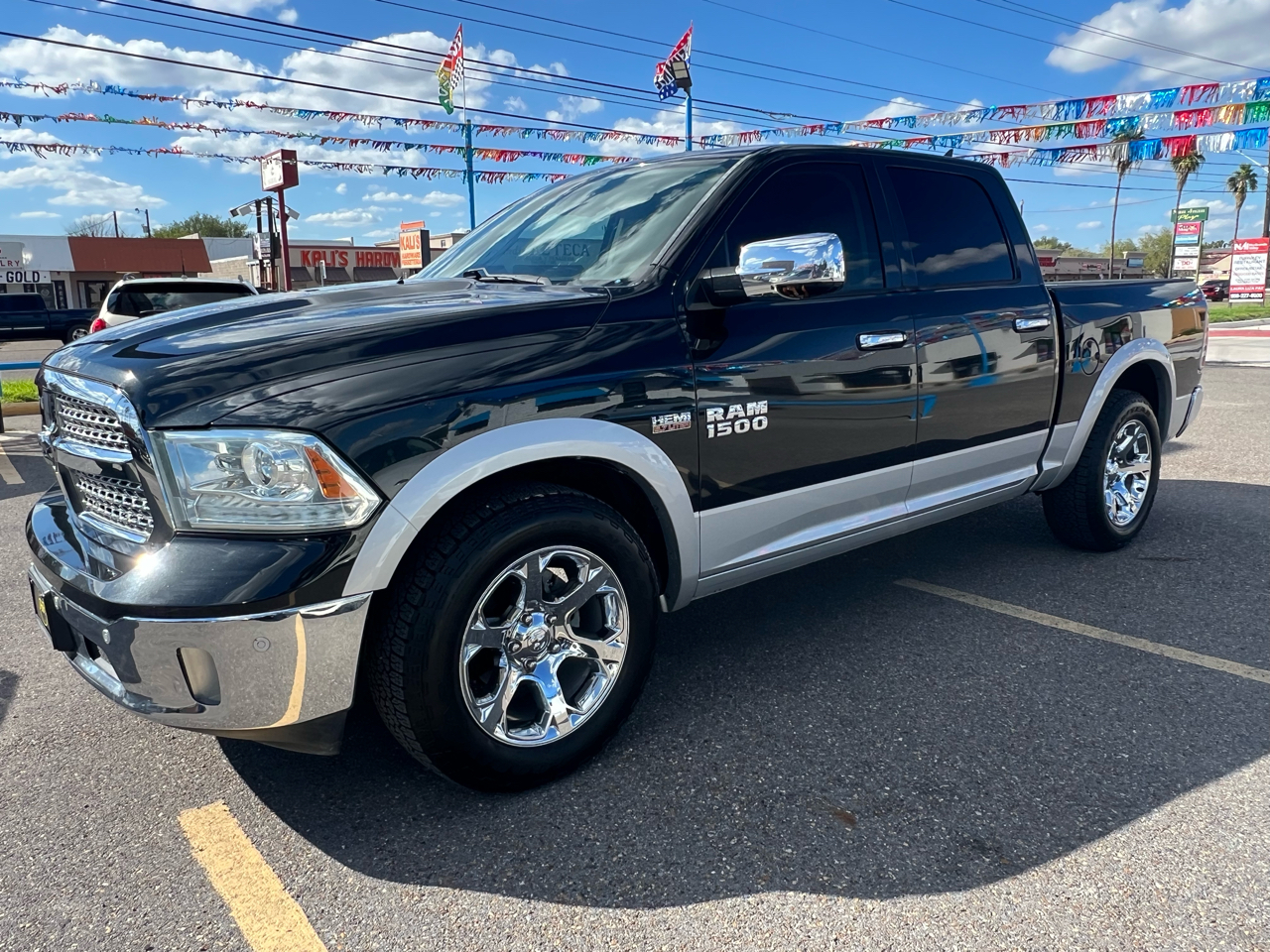 RAM 1500 Laramie Crew Cab SWB 2WD 2016 RAM 1500 Laramie Crew Cab SWB 2WD 2016
