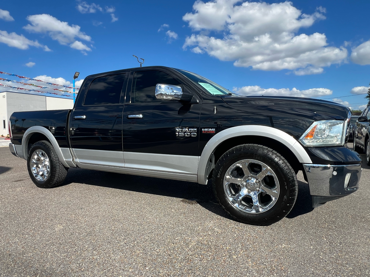 RAM 1500 Laramie Crew Cab SWB 2WD 2016 RAM 1500 Laramie Crew Cab SWB 2WD 2016