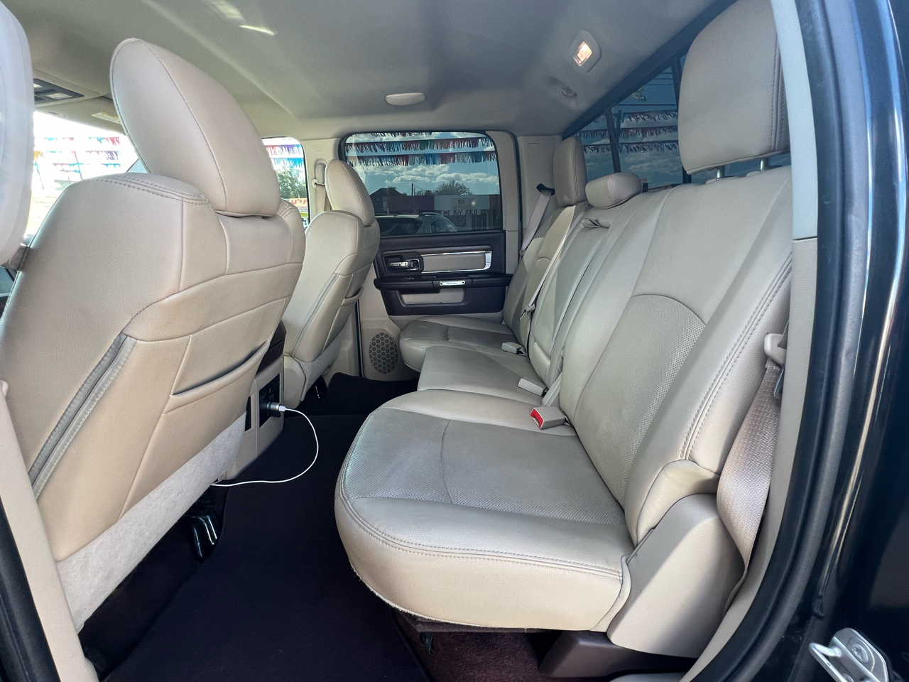 RAM 1500 Laramie Crew Cab SWB 2WD 2016 RAM 1500 Laramie Crew Cab SWB 2WD 2016