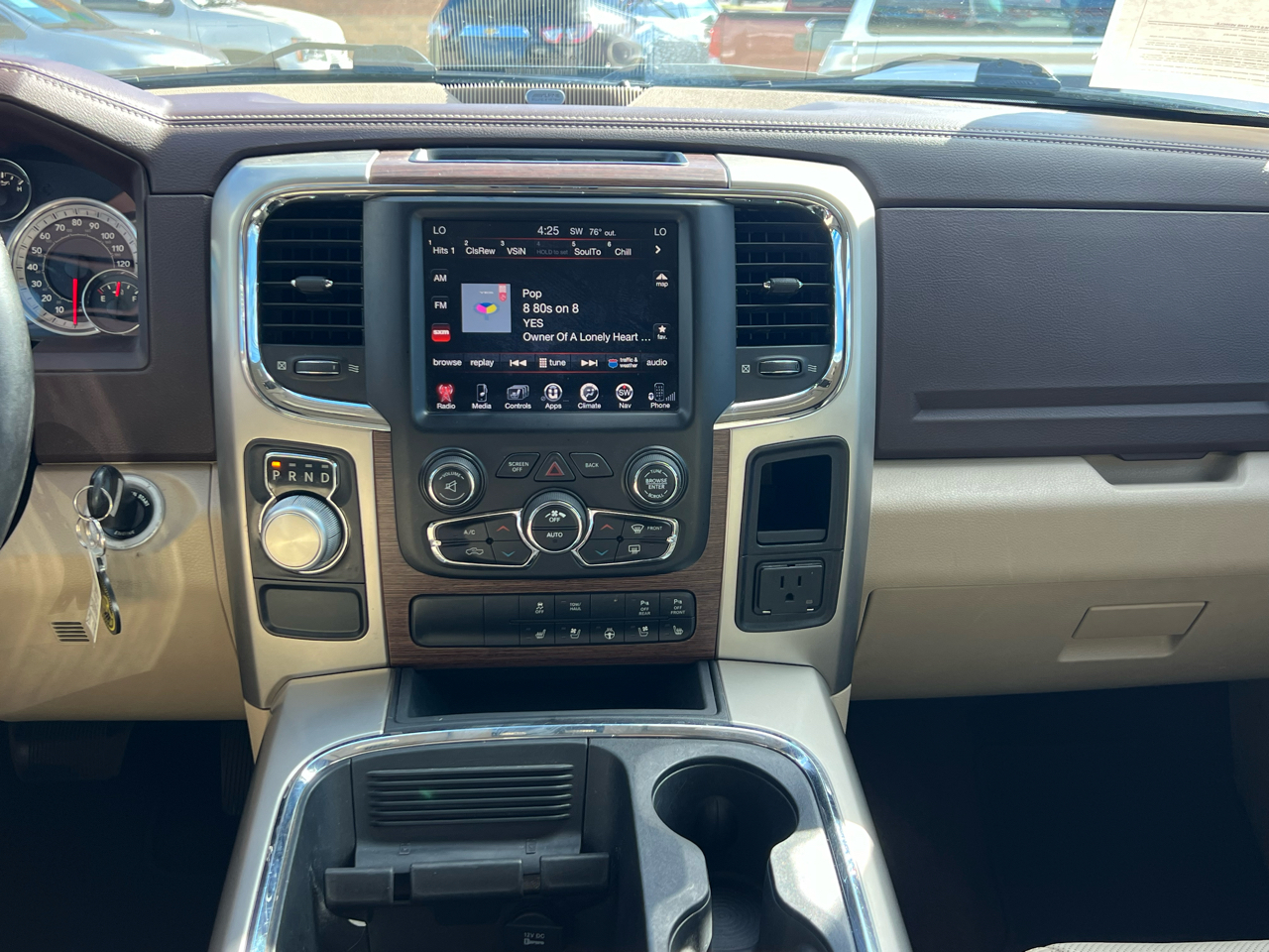 RAM 1500 Laramie Crew Cab SWB 2WD 2016 RAM 1500 Laramie Crew Cab SWB 2WD 2016