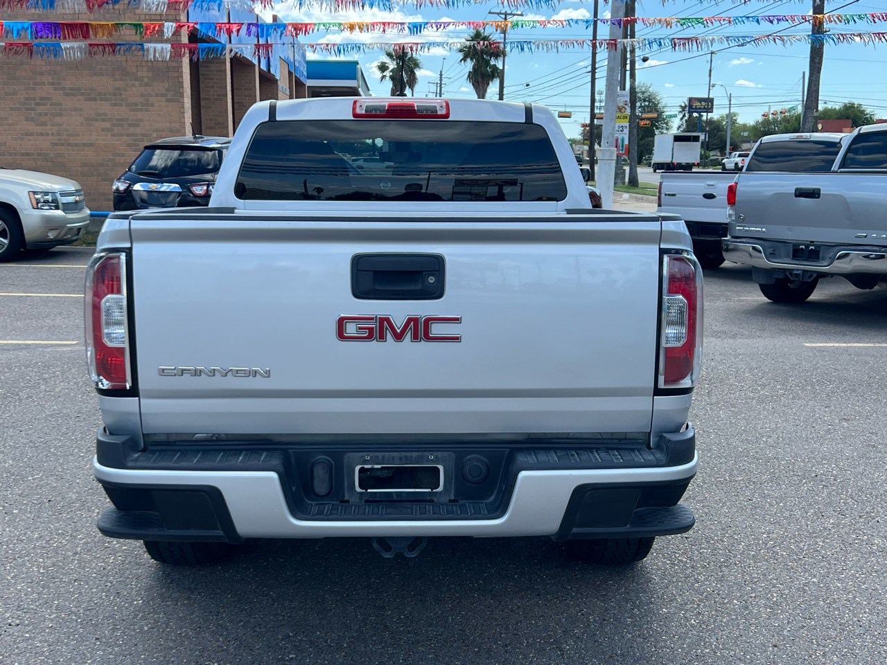 GMC Canyon Base Crew Cab 2WD Short Box 2015 GMC Canyon Base Crew Cab 2WD Short Box 2015