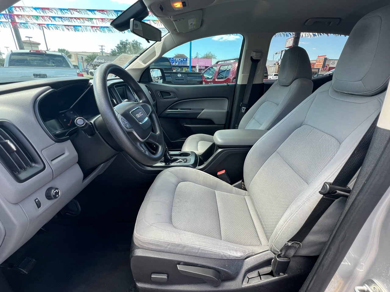 GMC Canyon Base Crew Cab 2WD Short Box 2015 GMC Canyon Base Crew Cab 2WD Short Box 2015