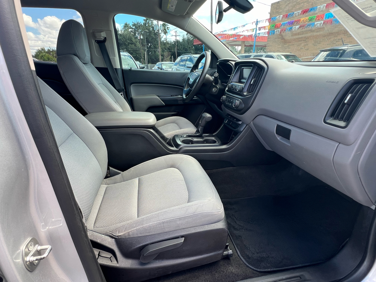 GMC Canyon Base Crew Cab 2WD Short Box 2015 GMC Canyon Base Crew Cab 2WD Short Box 2015