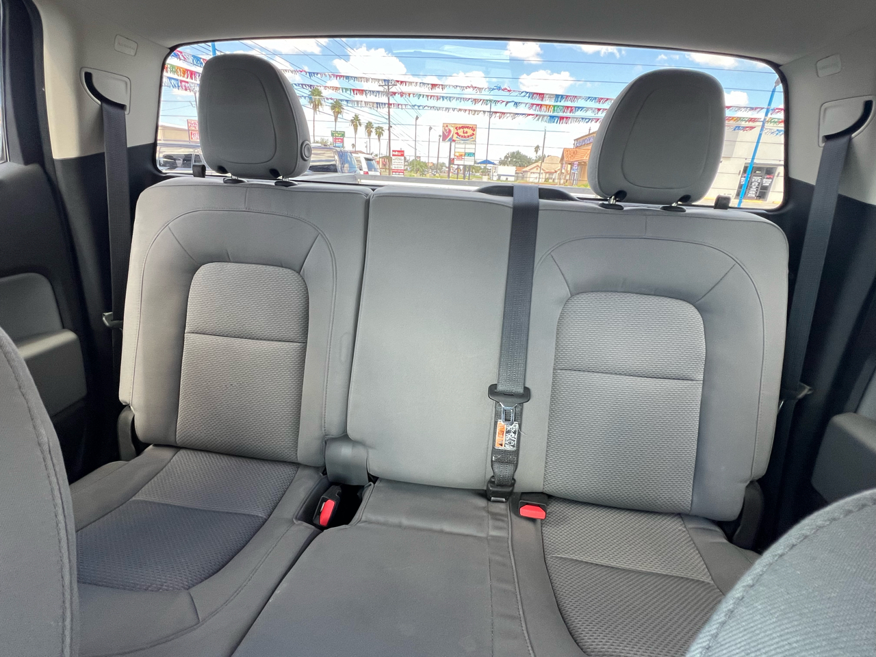 GMC Canyon Base Crew Cab 2WD Short Box 2015 GMC Canyon Base Crew Cab 2WD Short Box 2015