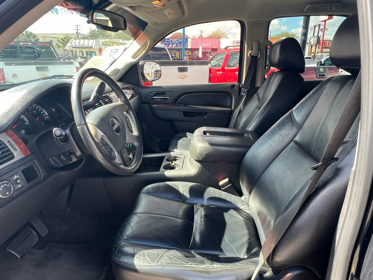 GMC Yukon SLT1 2WD 2011