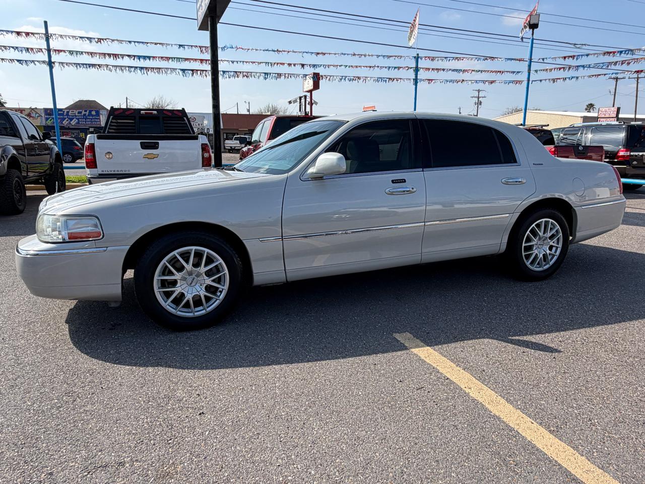 2006 Lincoln Town Car Signature