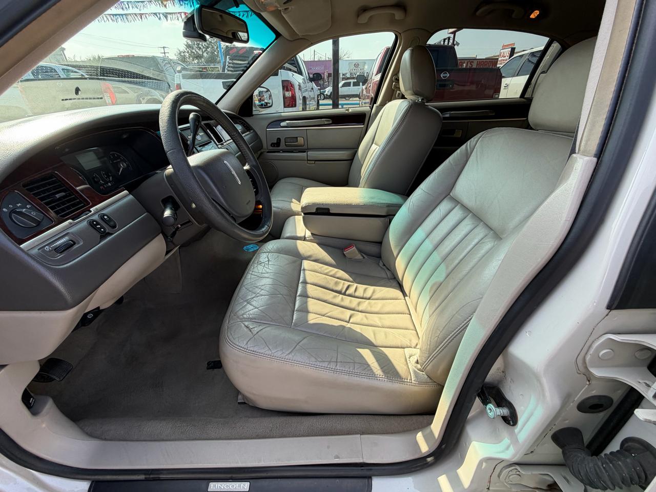 Lincoln Town Car Signature 2006