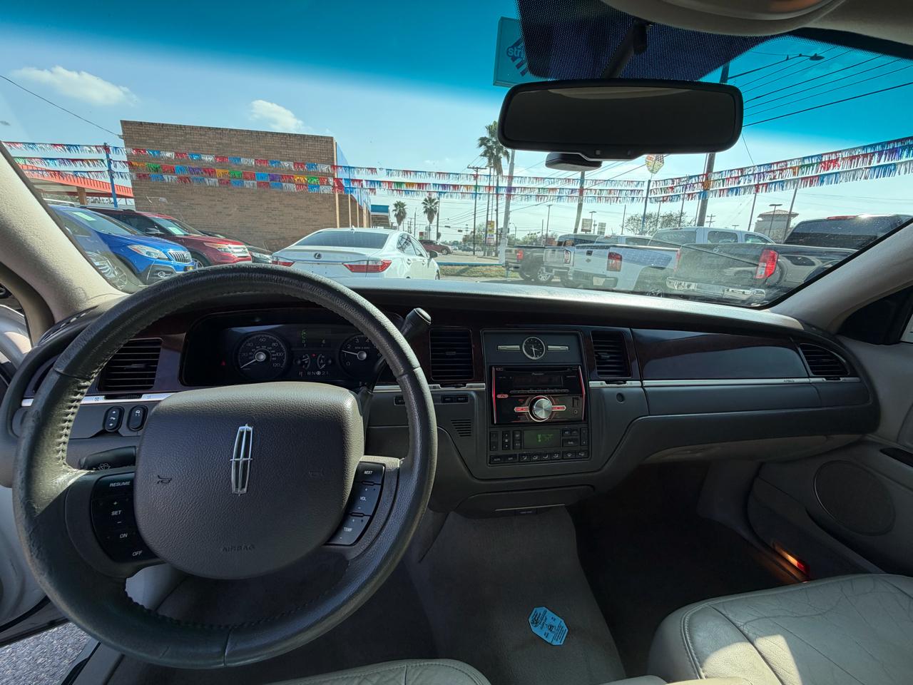 Lincoln Town Car Signature 2006