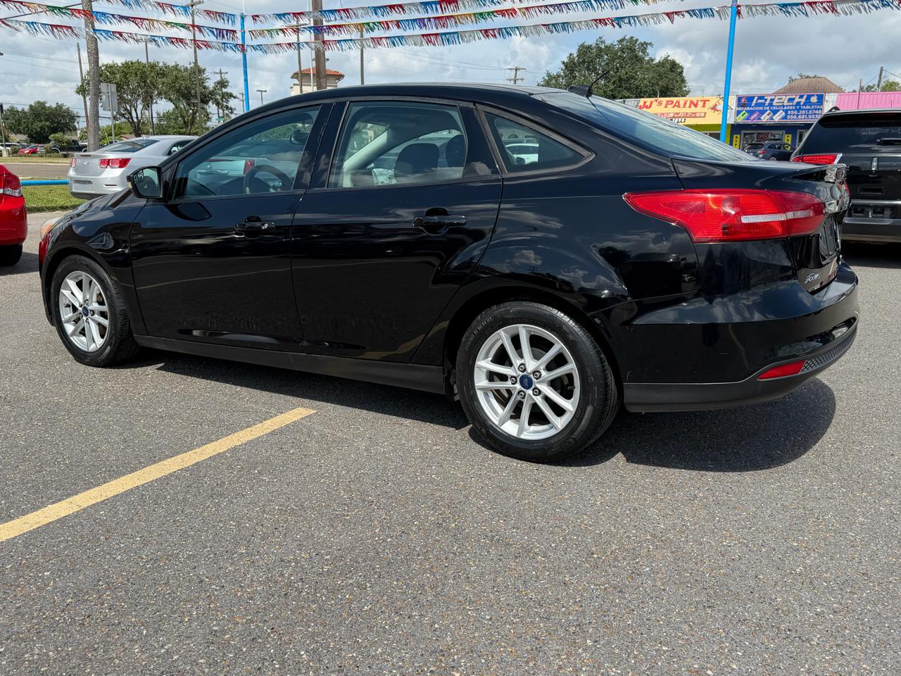 Ford Focus SE Sedan 2016