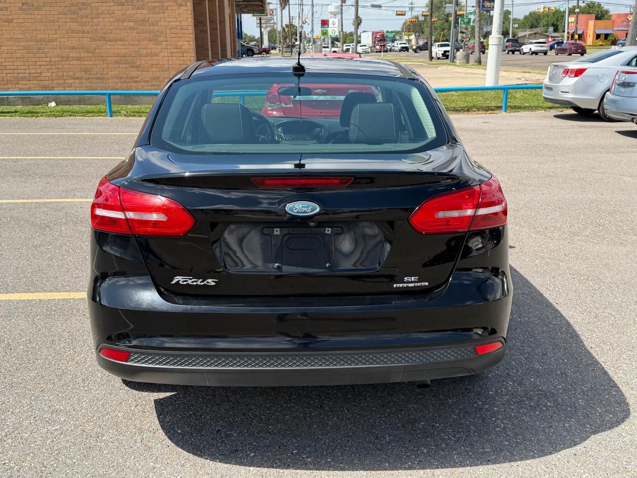 Ford Focus SE Sedan 2016