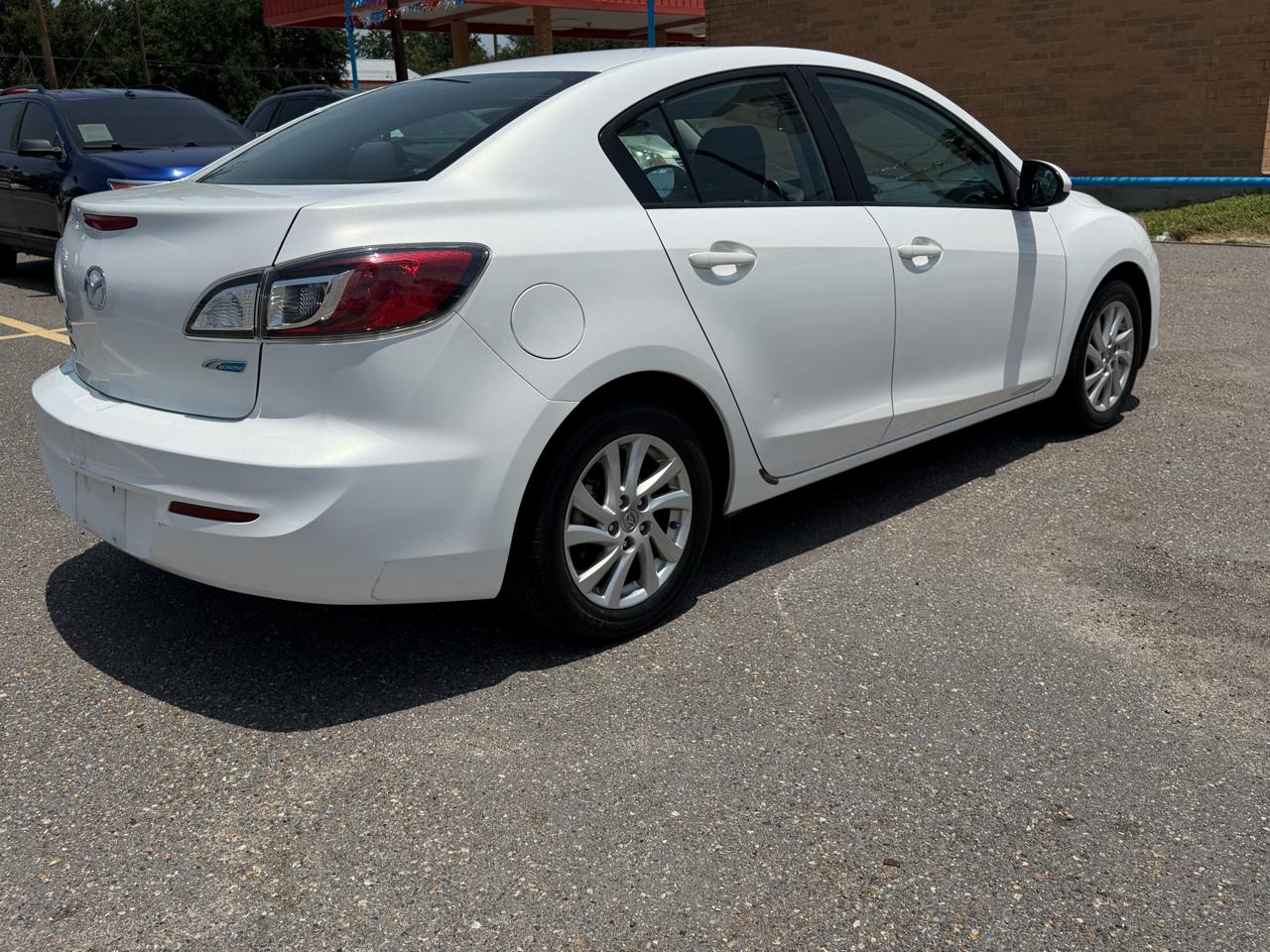 Mazda MAZDA3 i Touring 4-door 2012