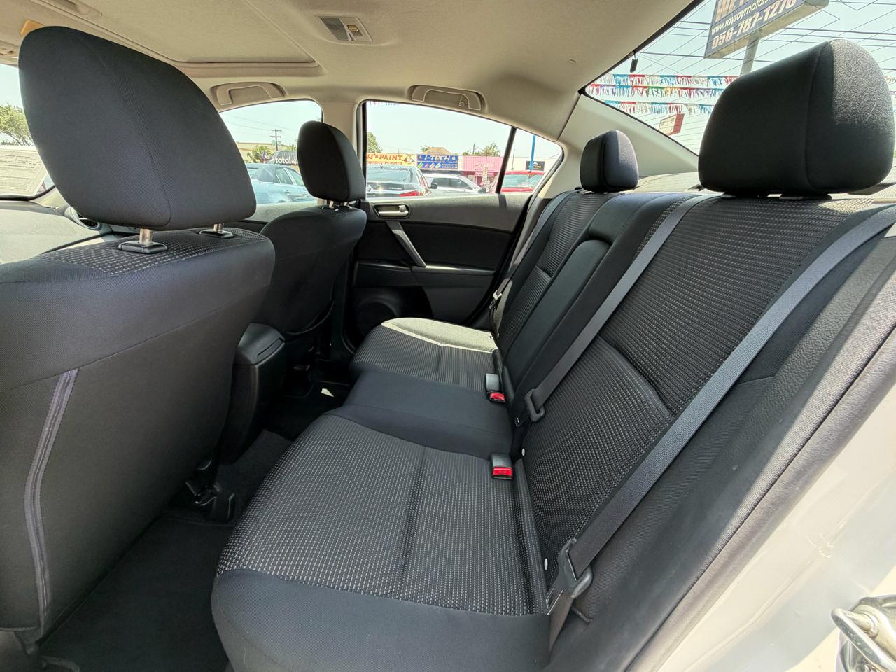 Mazda MAZDA3 i Touring 4-door 2012
