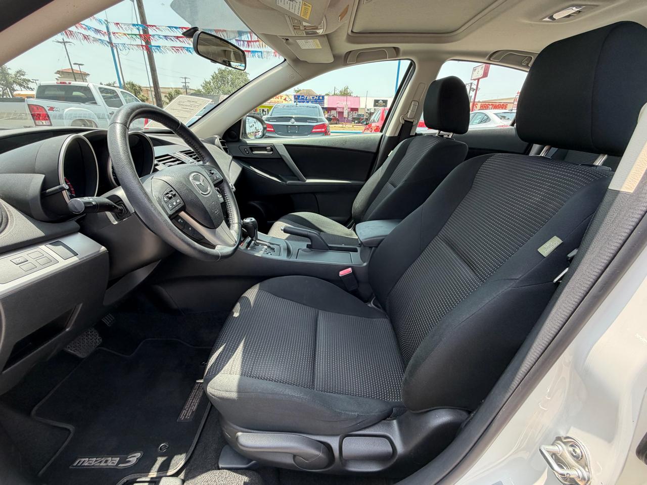 Mazda MAZDA3 i Touring 4-door 2012