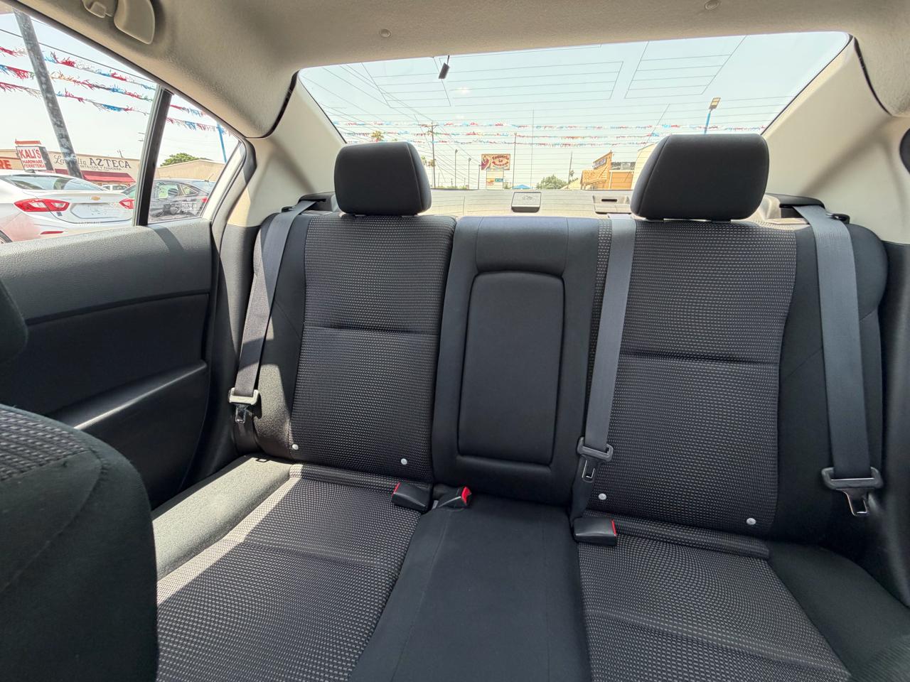 Mazda MAZDA3 i Touring 4-door 2012
