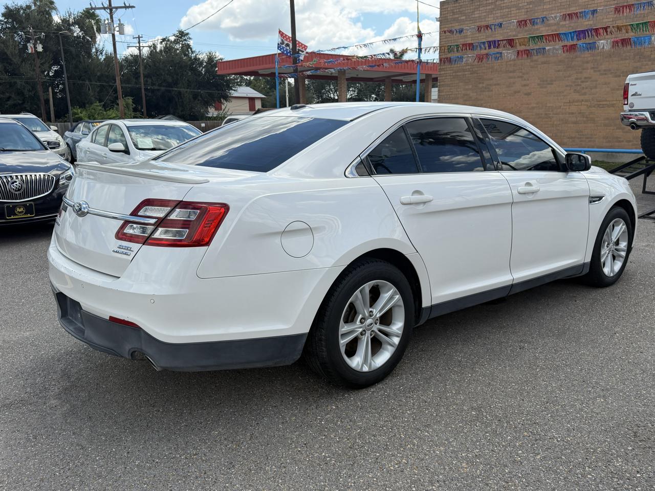 Ford Taurus SEL FWD 2014