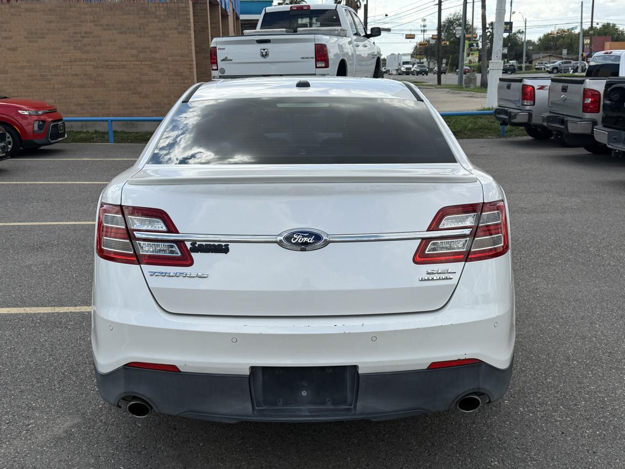 Ford Taurus SEL FWD 2014