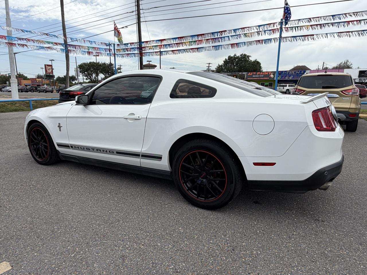 Ford Mustang V6 Coupe 2012