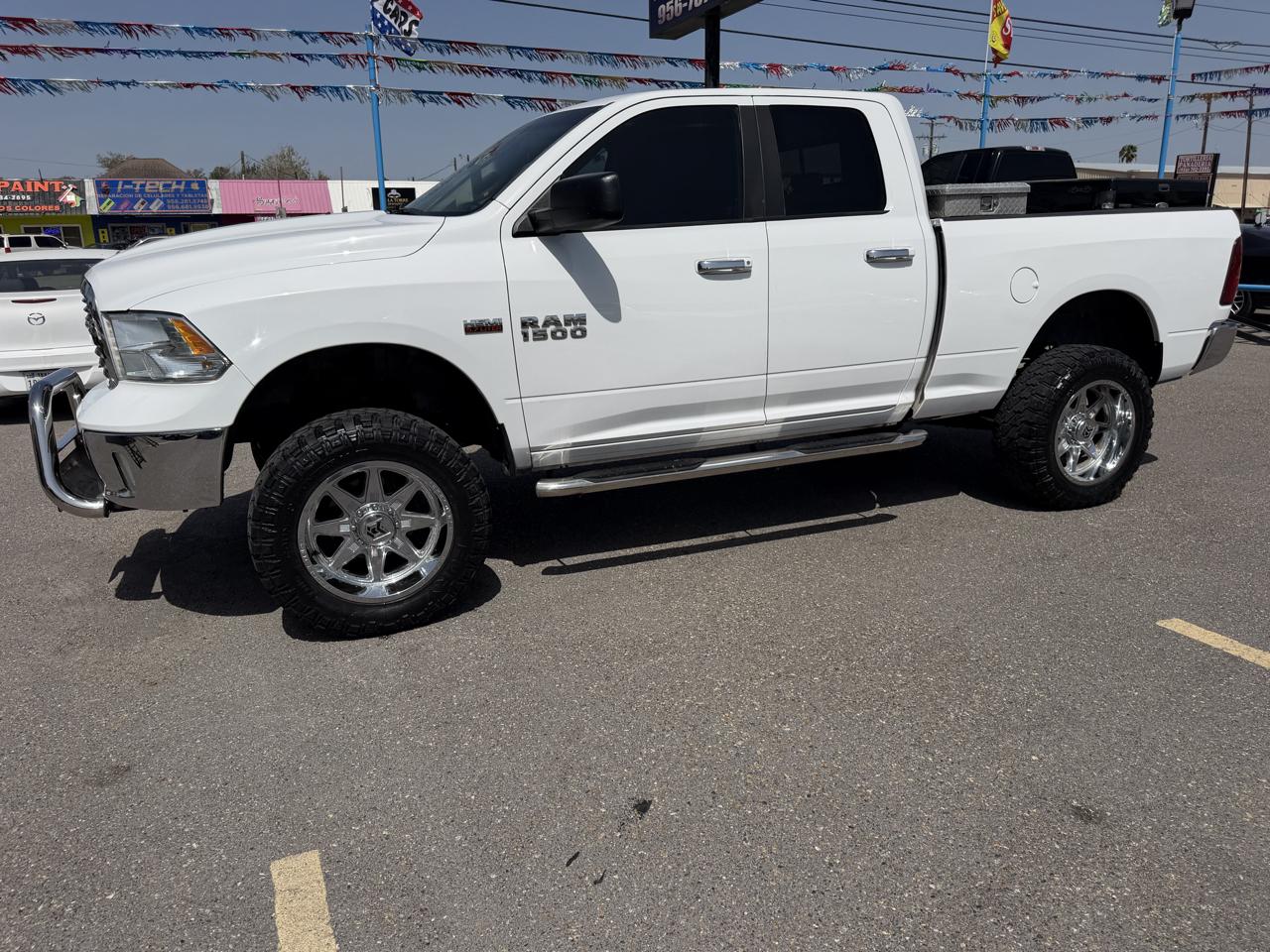 RAM 1500 SLT Quad Cab 4WD 2016
