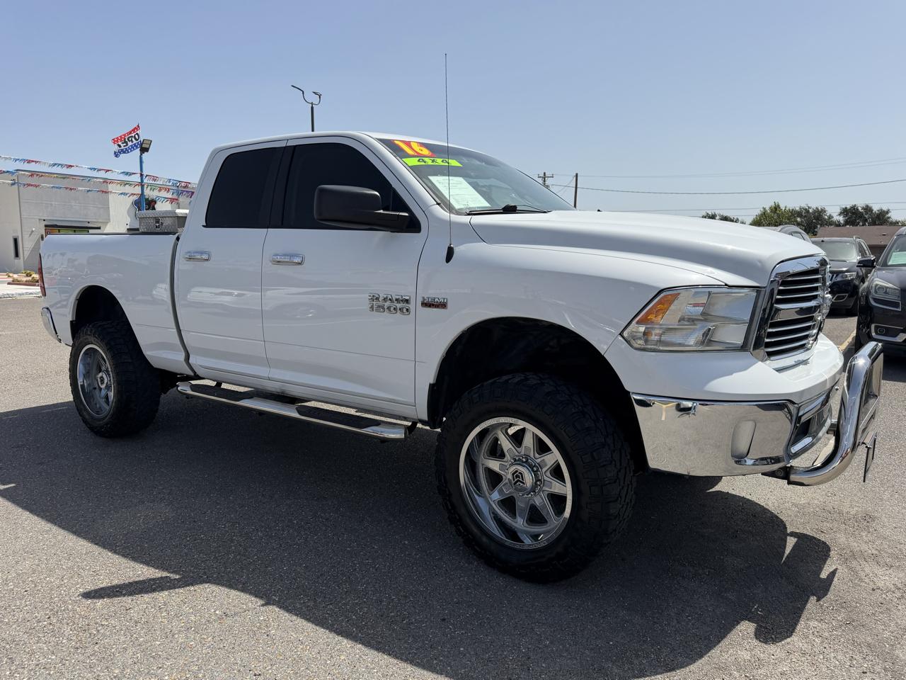 RAM 1500 SLT Quad Cab 4WD 2016