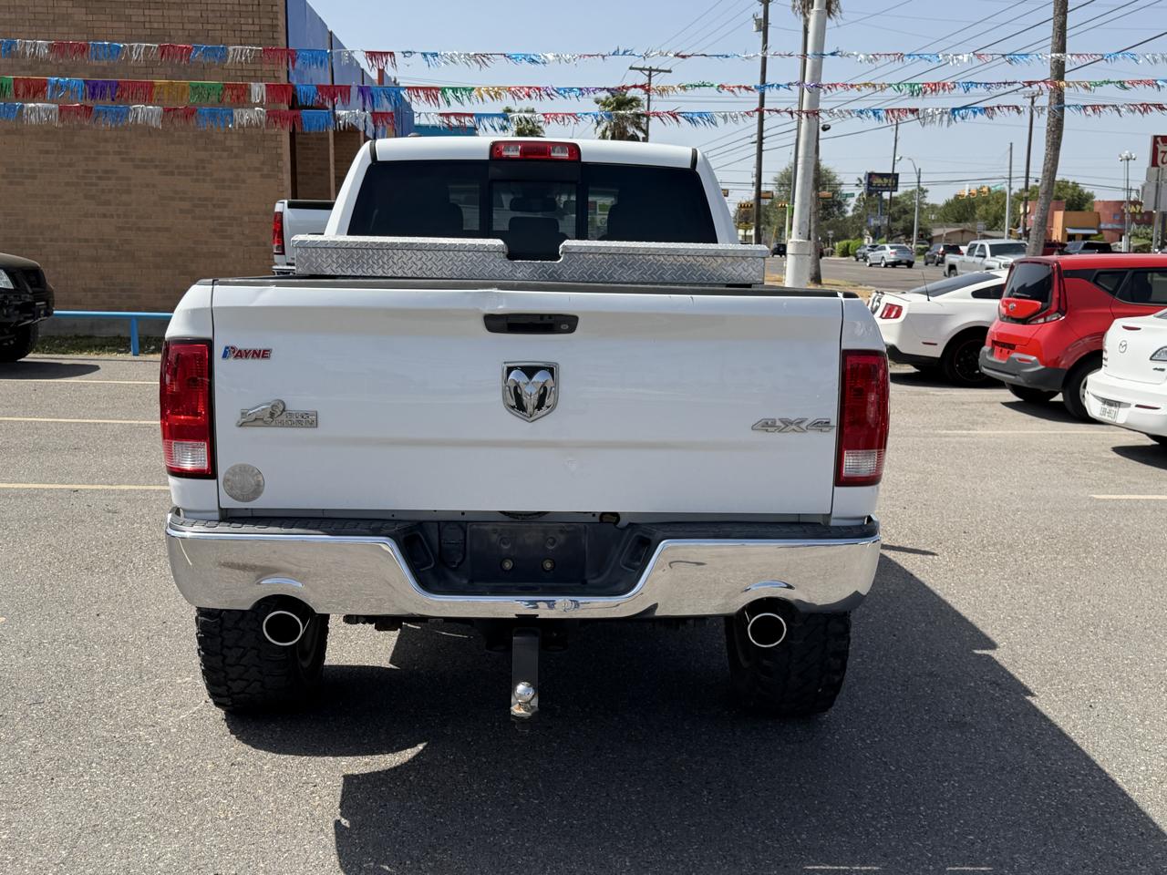 RAM 1500 SLT Quad Cab 4WD 2016
