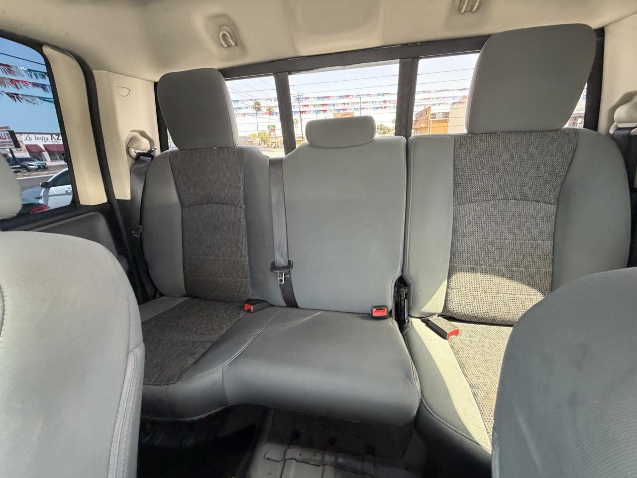 RAM 1500 SLT Quad Cab 4WD 2016