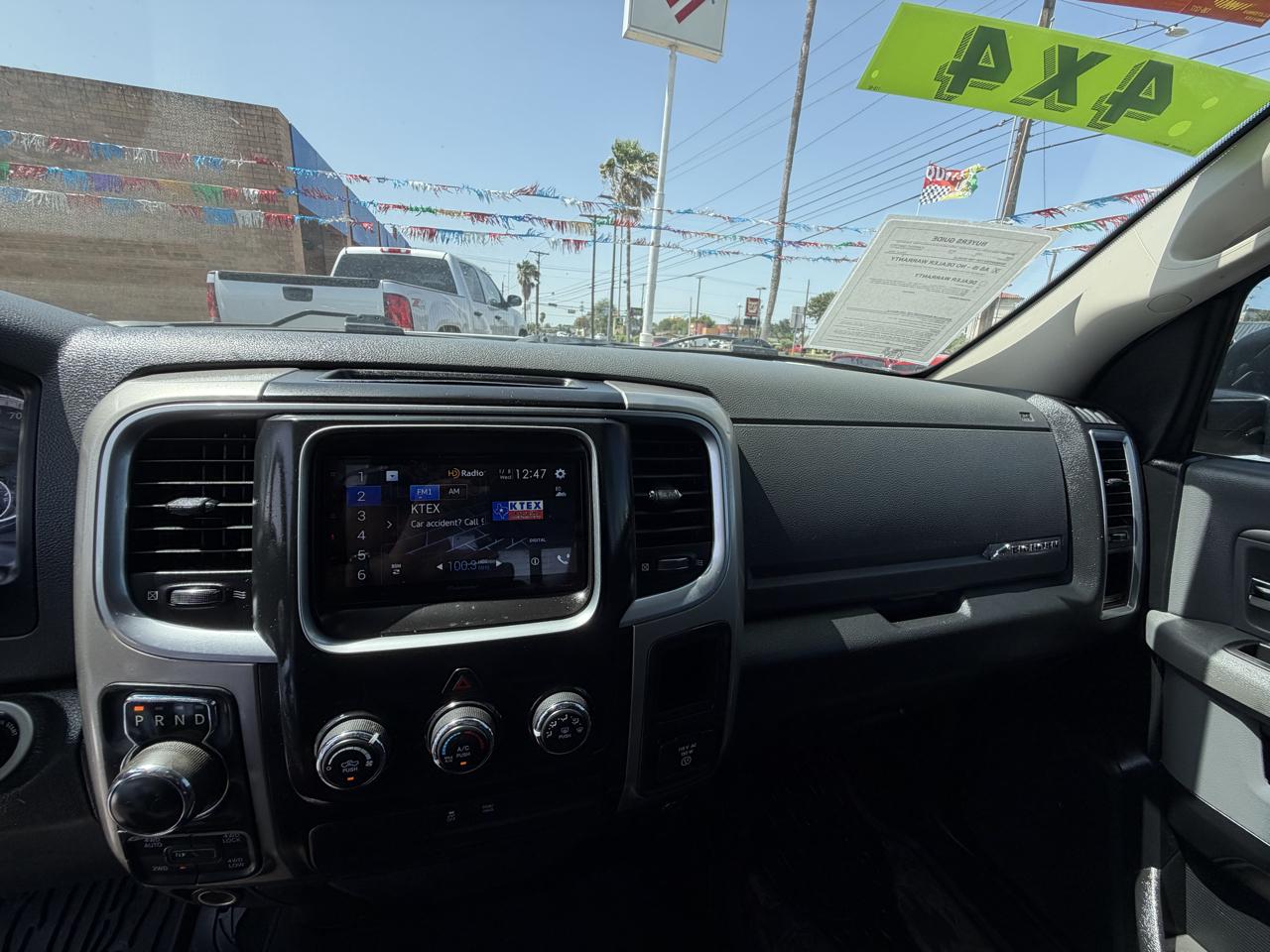 RAM 1500 SLT Quad Cab 4WD 2016