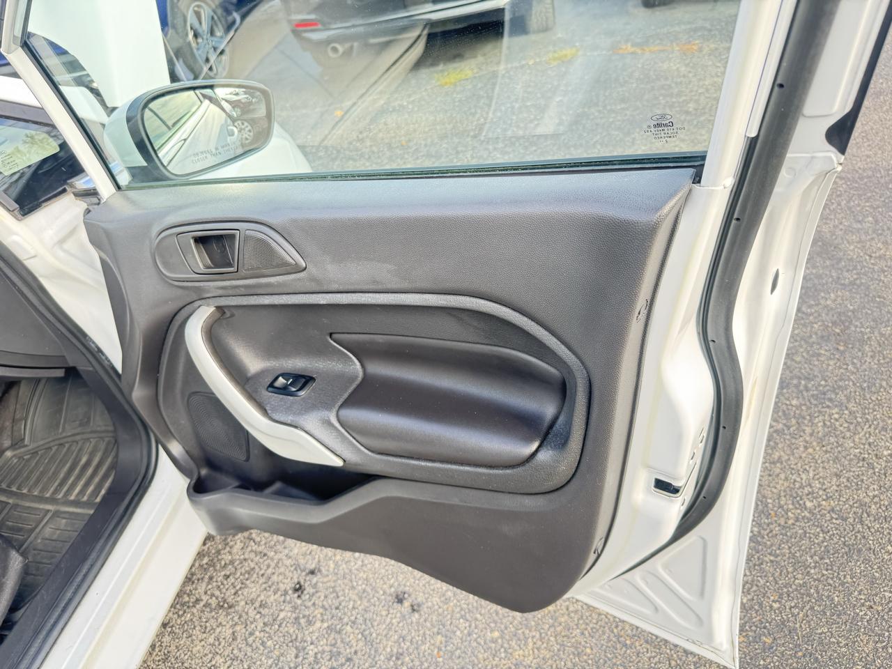 Ford Fiesta 5dr HB Titanium 2013