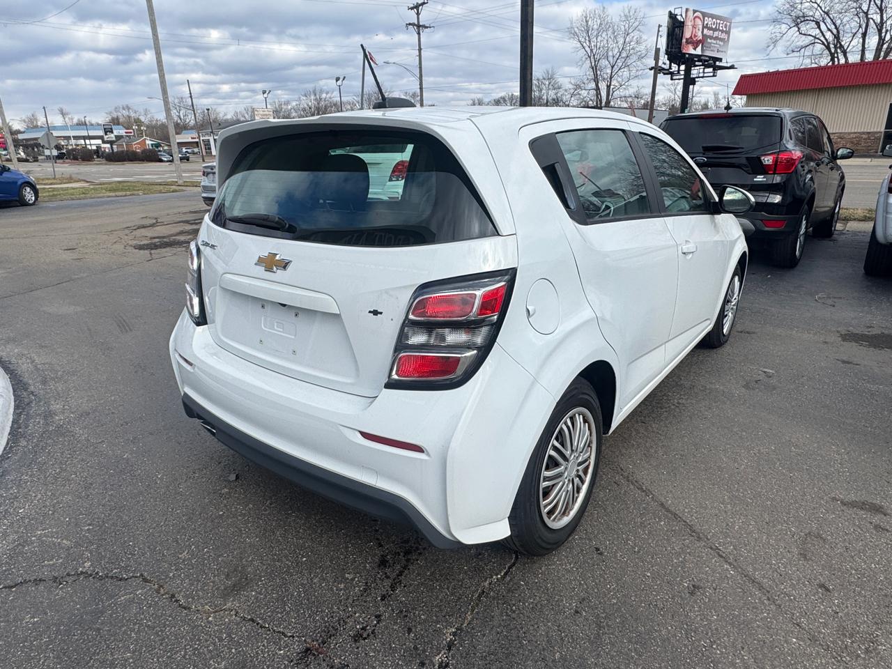Chevrolet Sonic 5dr HB Auto LT w/1FL 2017