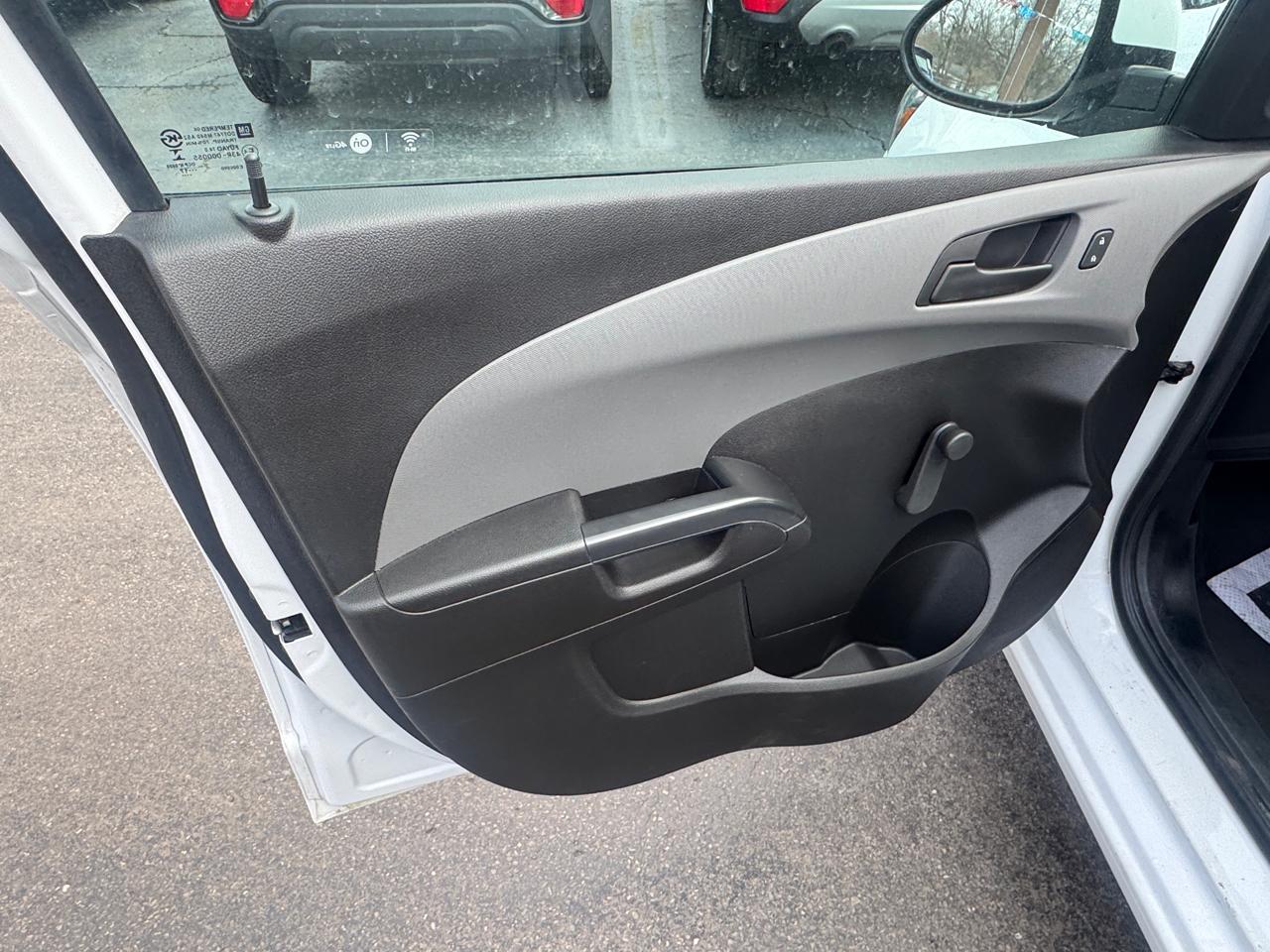 Chevrolet Sonic 5dr HB Auto LT w/1FL 2017