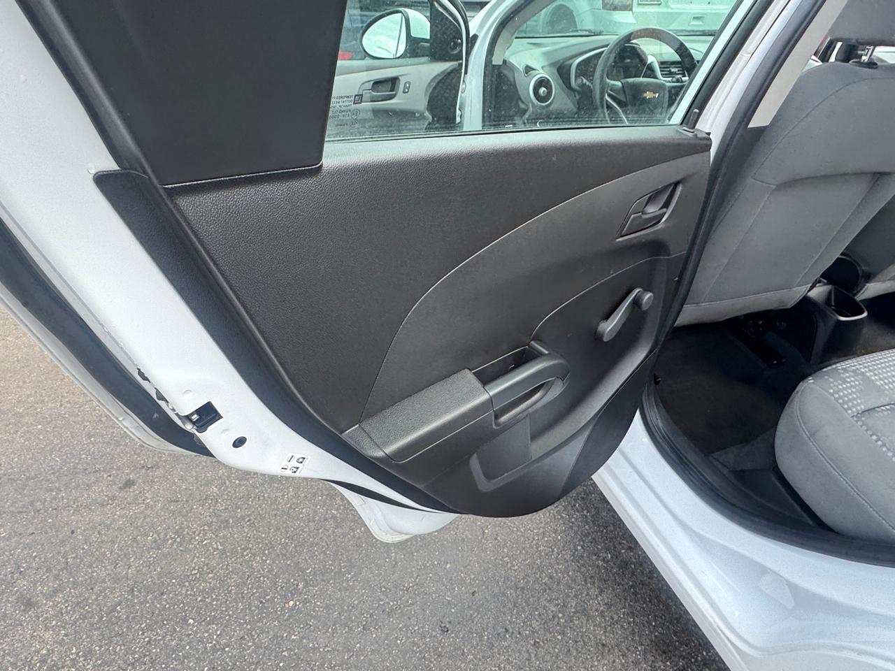 Chevrolet Sonic 5dr HB Auto LT w/1FL 2017