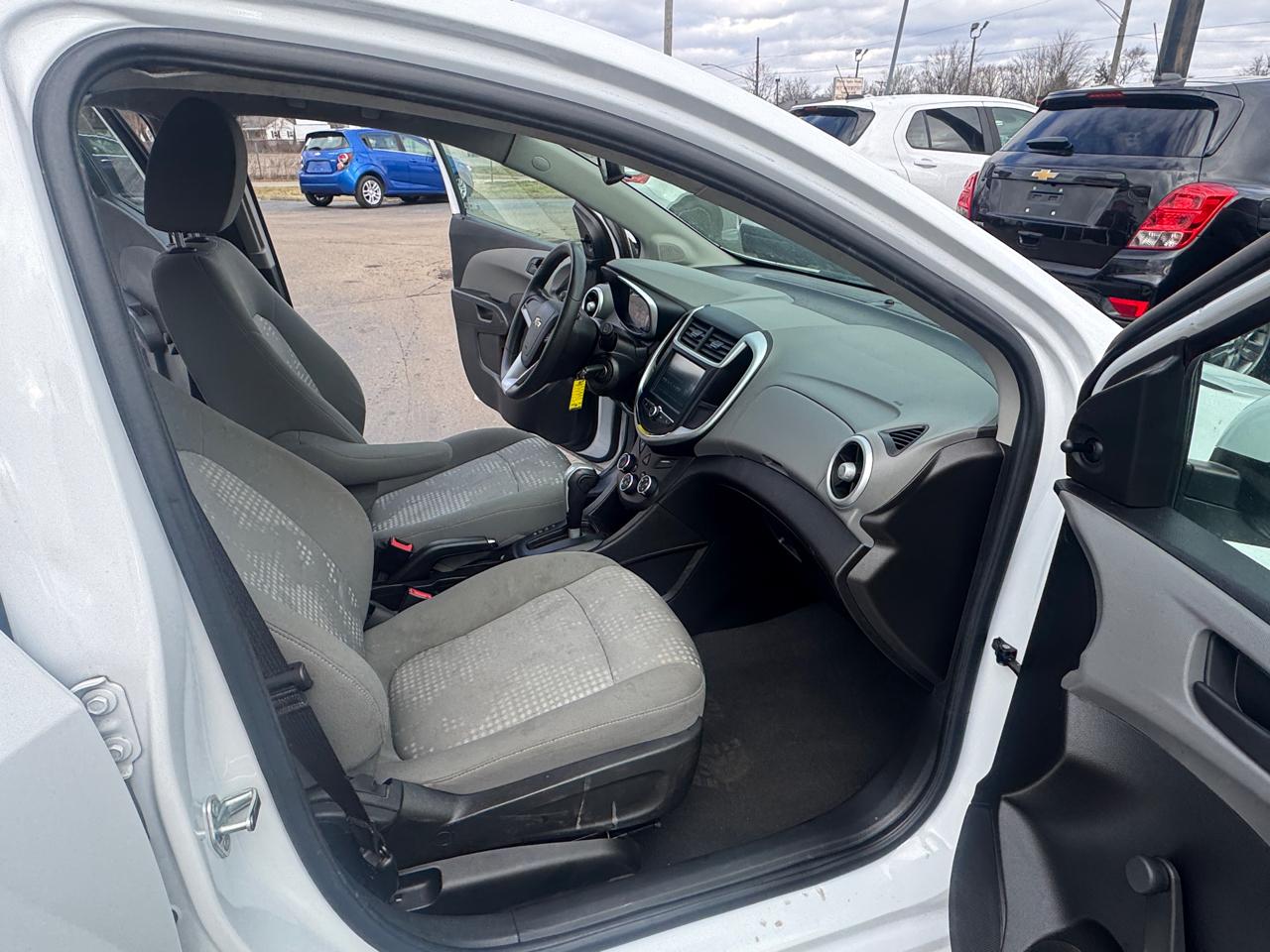 Chevrolet Sonic 5dr HB Auto LT w/1FL 2017