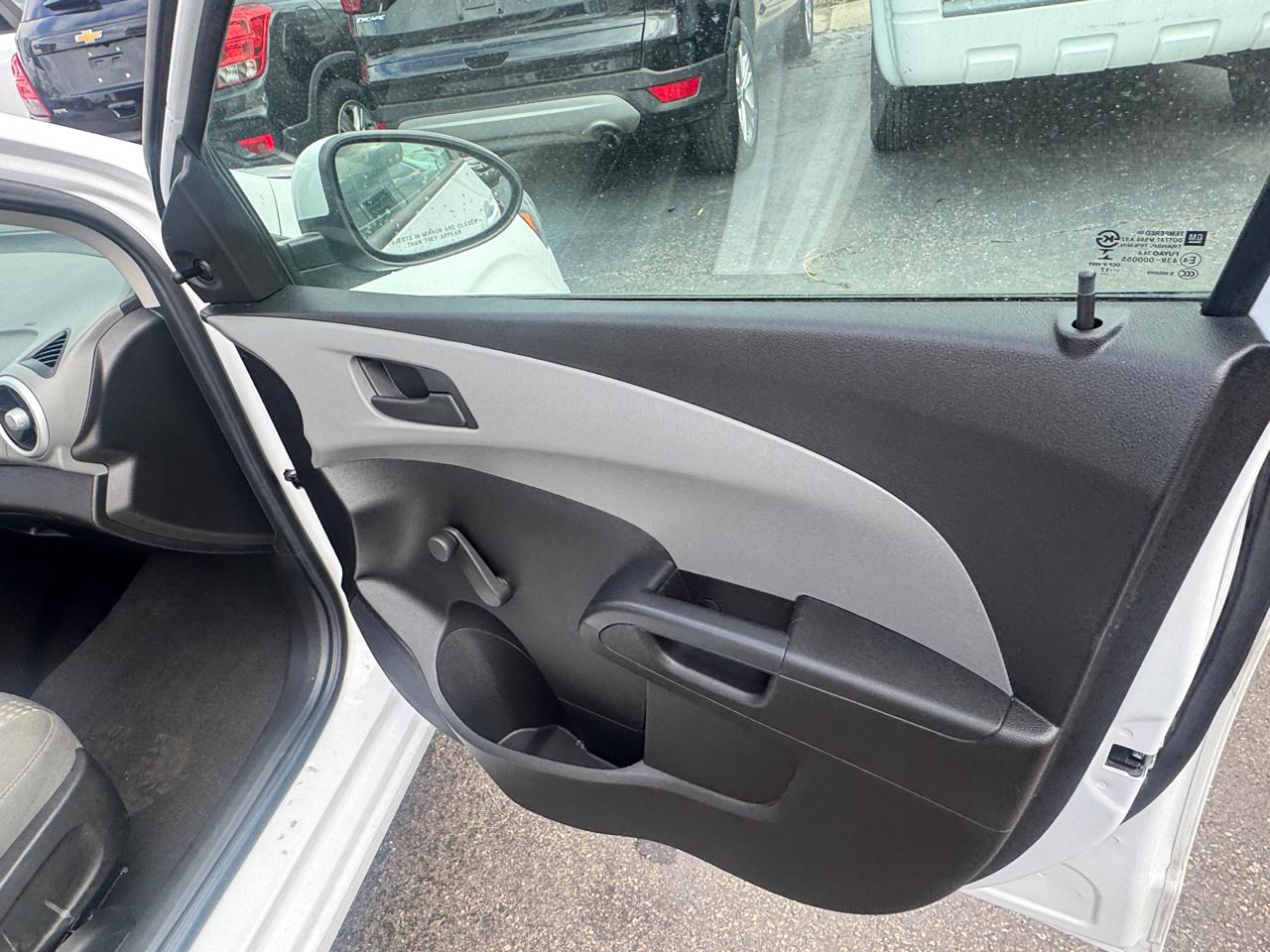 Chevrolet Sonic 5dr HB Auto LT w/1FL 2017