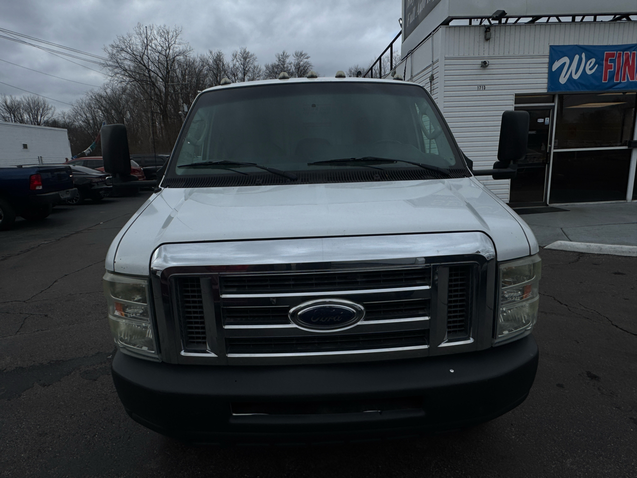 Ford Econoline Commercial Cutaway E-450 Super Duty 158" DRW 2011