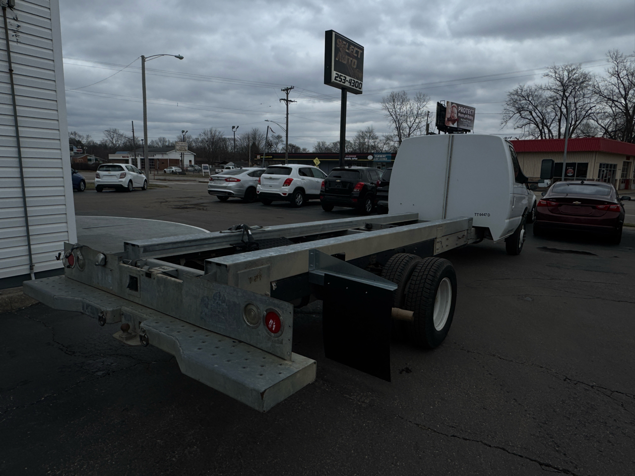 Ford Econoline Commercial Cutaway E-450 Super Duty 158" DRW 2011