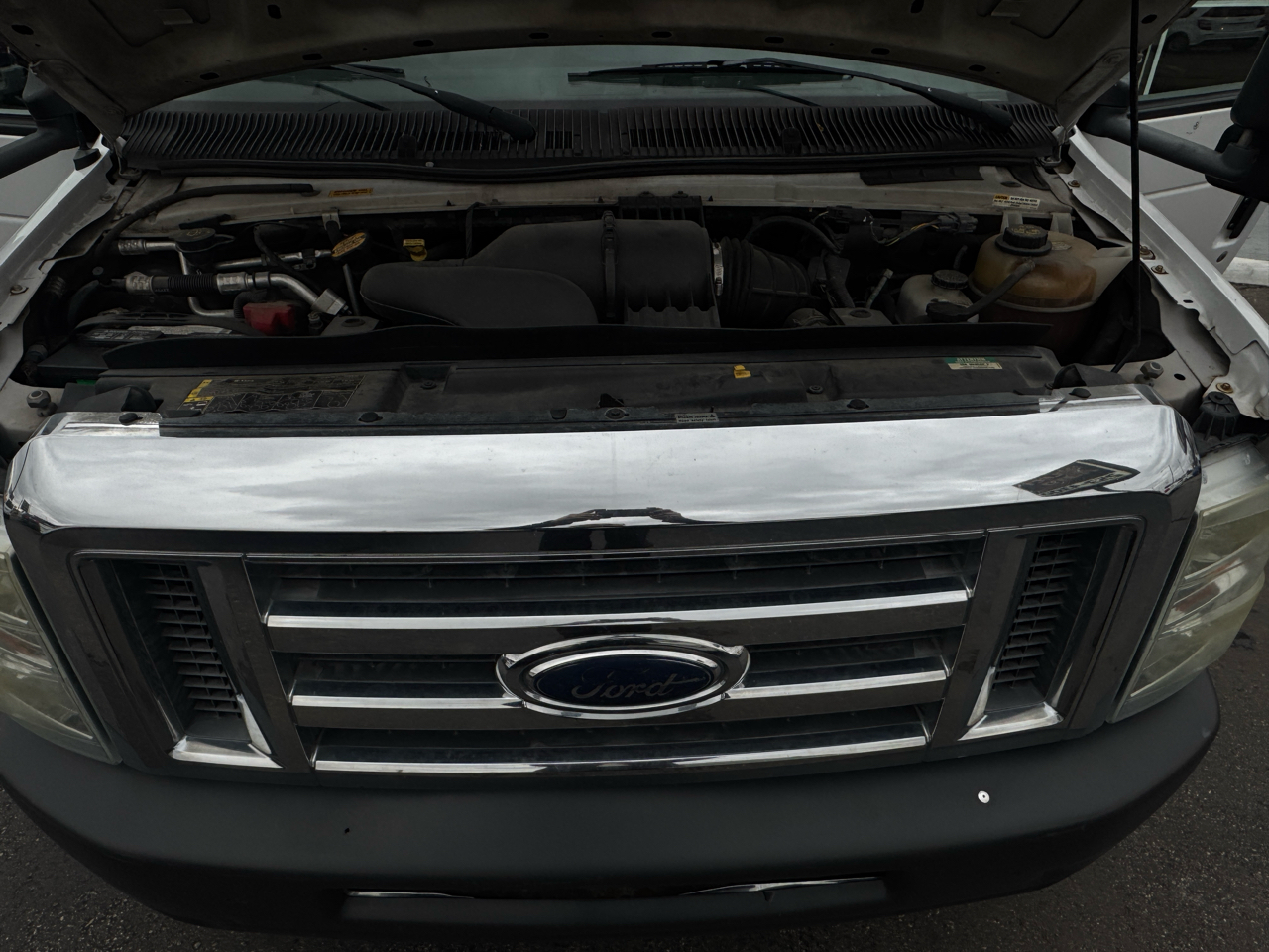 Ford Econoline Commercial Cutaway E-450 Super Duty 158" DRW 2011