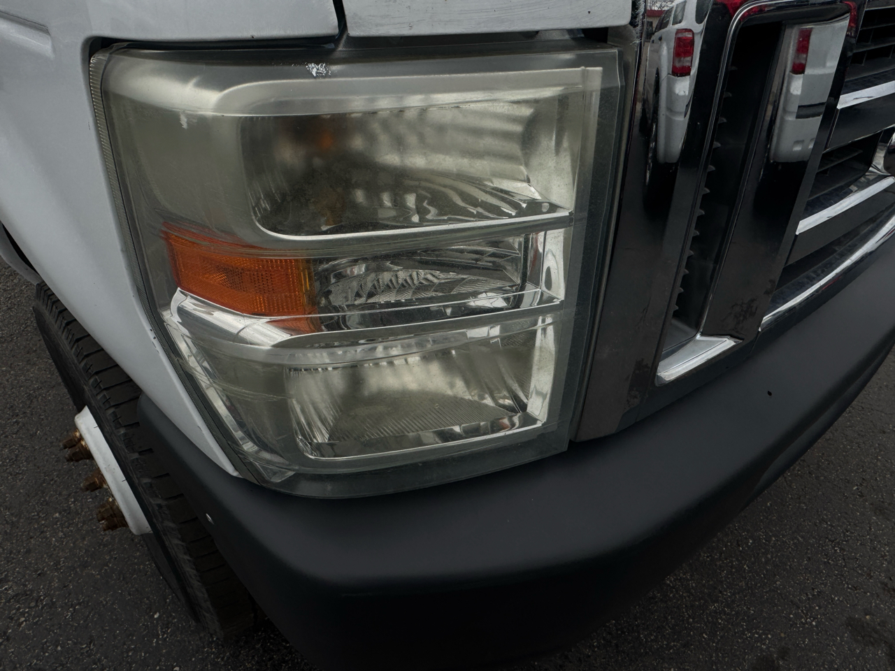 Ford Econoline Commercial Cutaway E-450 Super Duty 158" DRW 2011